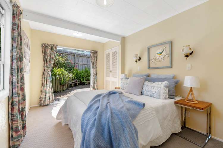 43a Beach Road Stanmore Bay_14