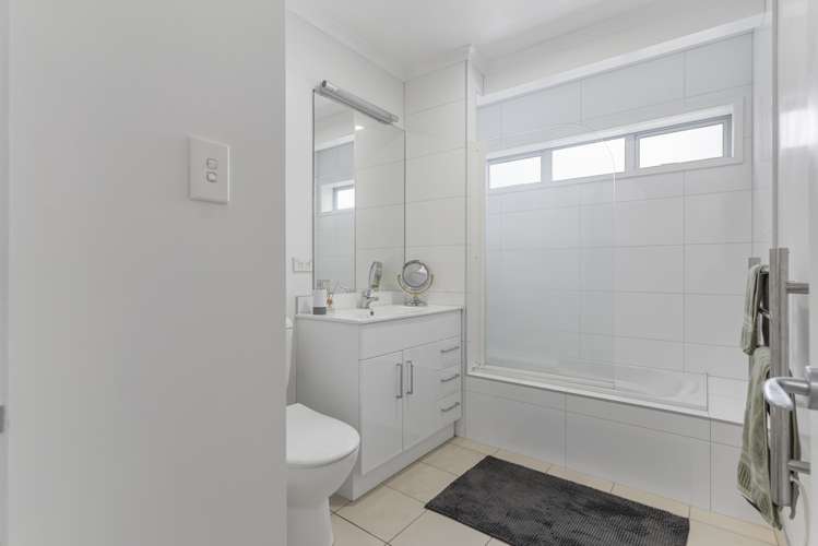 12/13 Kaihu Street Northcote_9