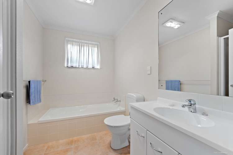 4 Wheaton Place Glen Eden_11