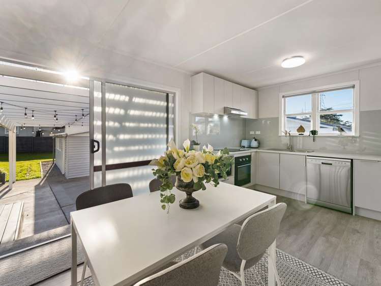 24 Cobham Crescent Kelston_12