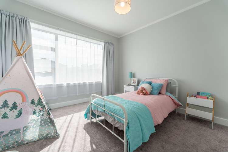 8 Lisava Avenue Seaview_12