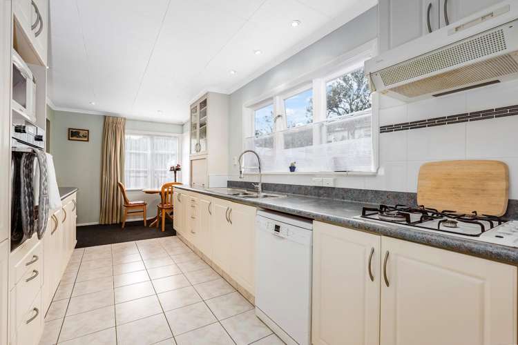 32 Horokiwi Road West Newlands_10