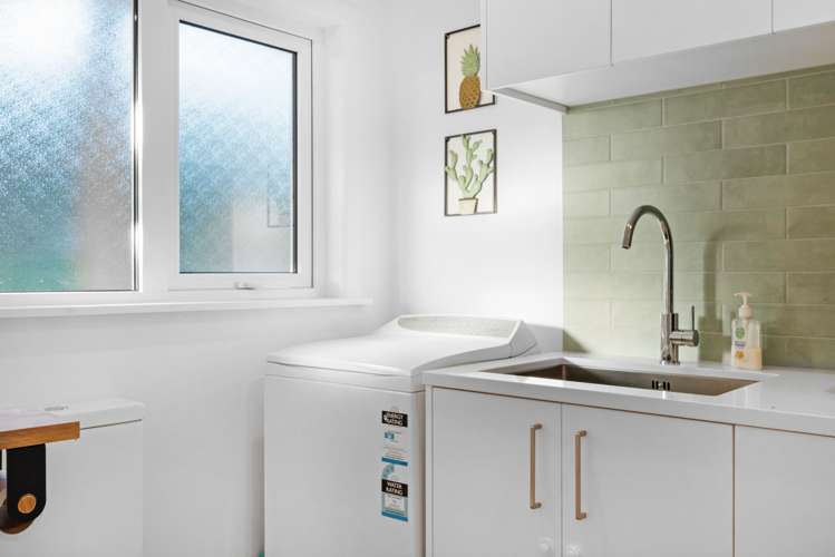 8 Cotswold Lane Mount Wellington_13