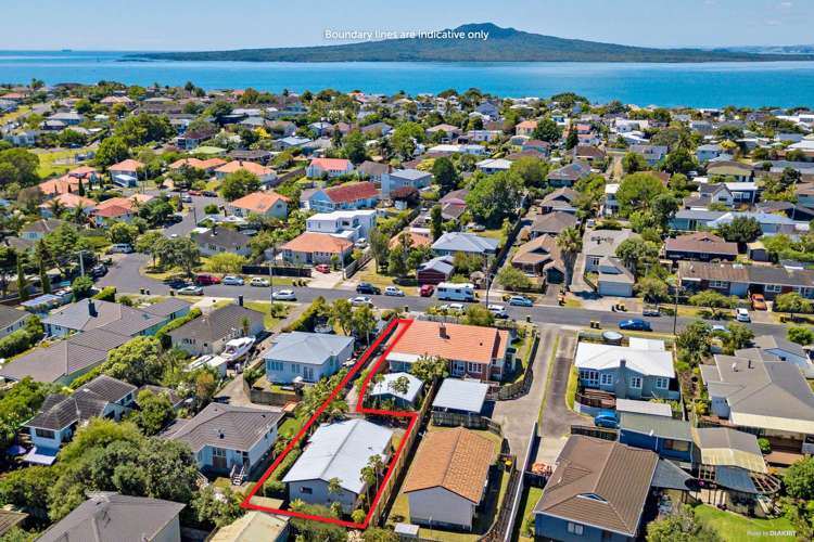 2/7 Fraser Road Narrow Neck_13