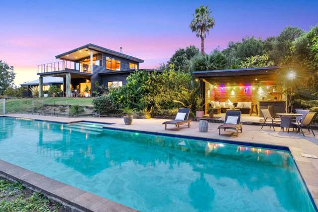 IMPRESSIVE RESORT STYLE LIVING ON 1 HA