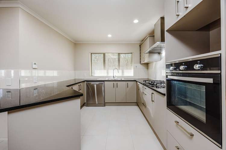 7 Mazuran Place Flat Bush_9