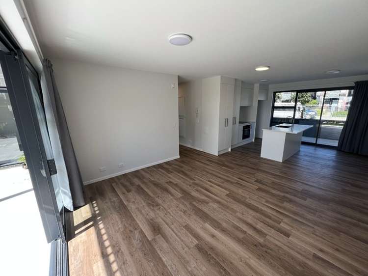 1/1 Karoro Court Hobsonville_6