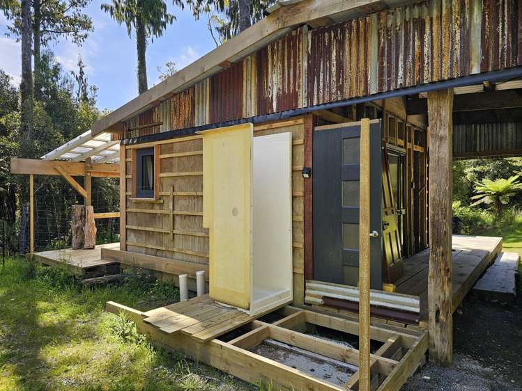 215 Clifton Road Kaiata_10