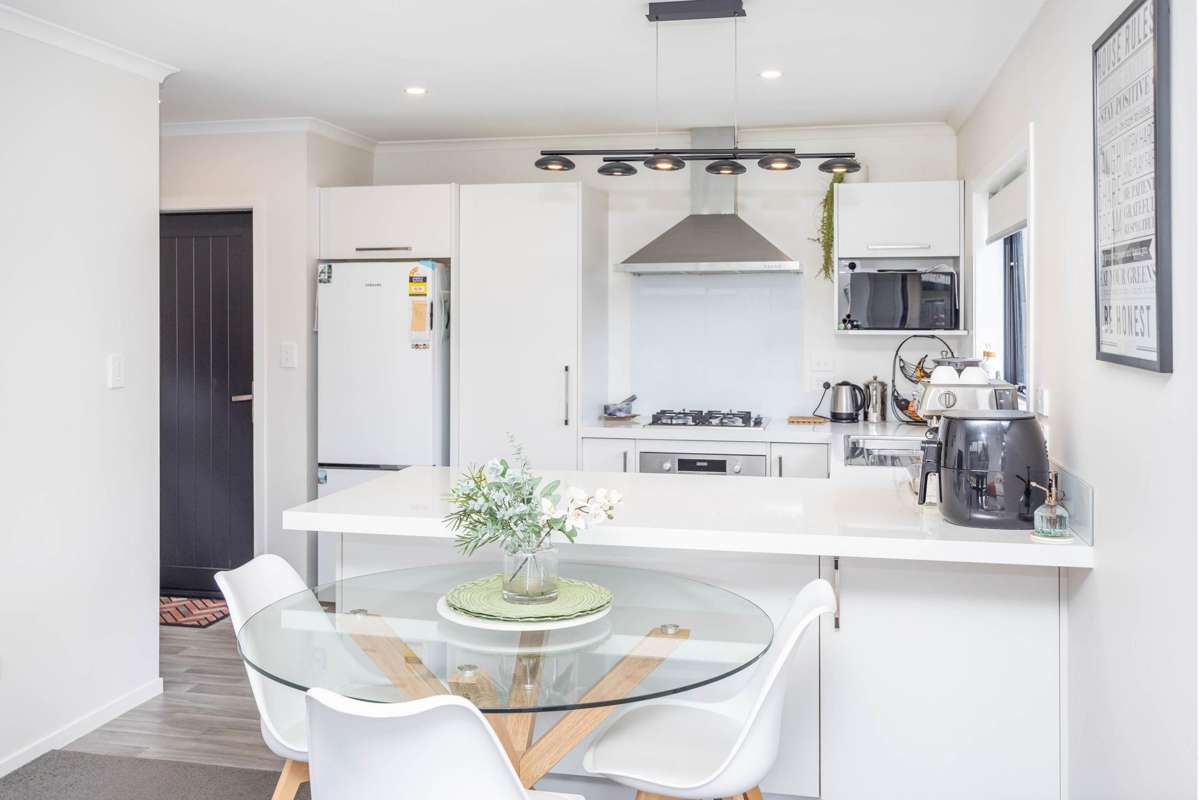 1/106 Comries Road_4