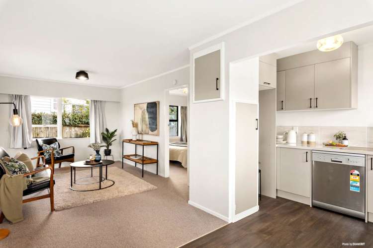 2/49 Western Springs Road Morningside_4