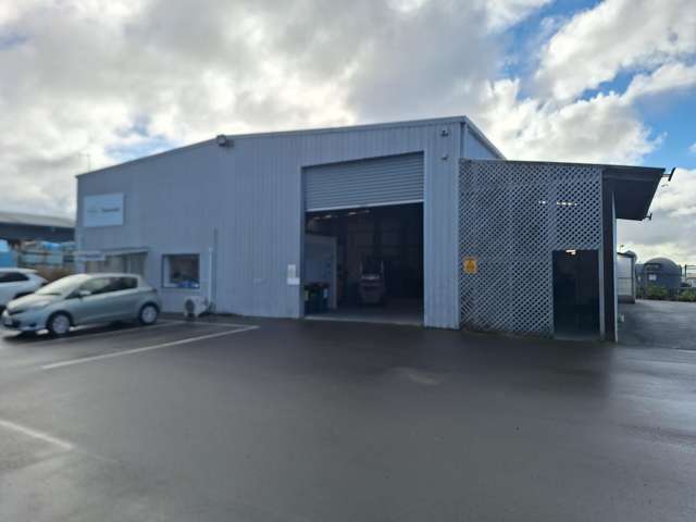 Workshop, Offices and Fenced Yard
