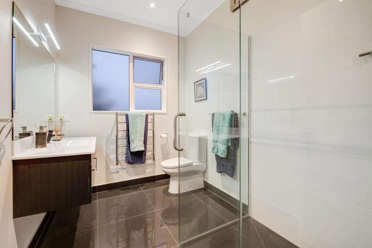 8 Discovery Drive Gulf Harbour_23