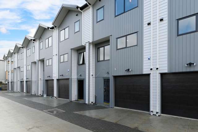 L 4,6,7,8/7 Ranui Station Road Ranui_4