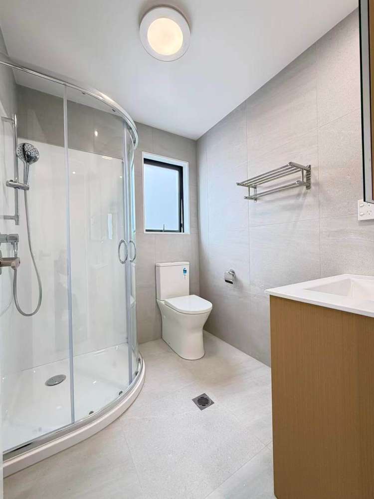 1/29 Crown Crescent Otara_11