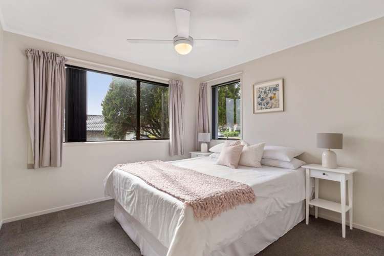 19 Rotoma Rise Clover Park_12