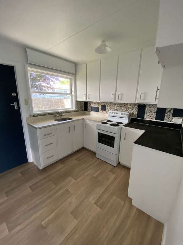 52 Lancaster Street Takaro_1