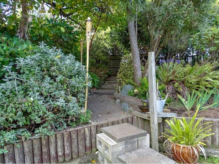 18 Violet Street Riverton_18