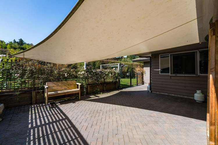 1 Warren Fisher Grove Rangatira Park_15