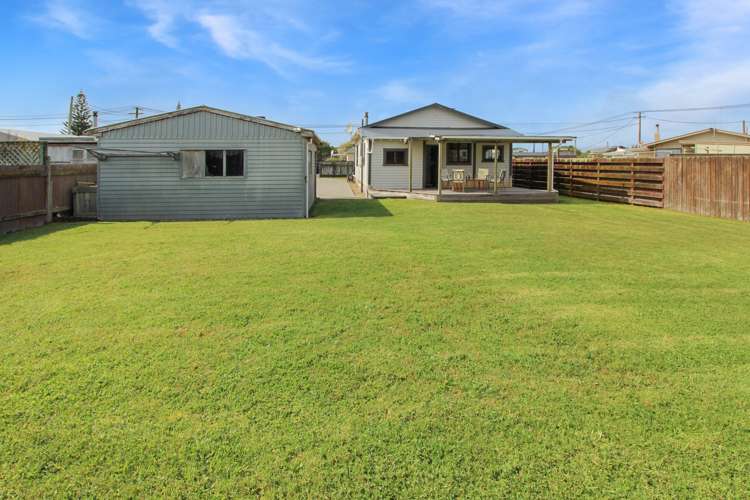 2 Huia Street Foxton Beach_20