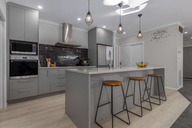 20 Rotorua Grove Aotea_4