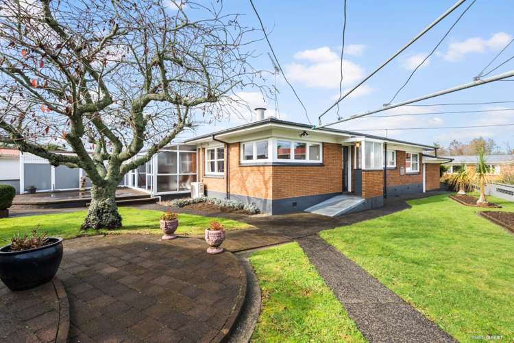 16 Crisp Avenue Pukekohe_12