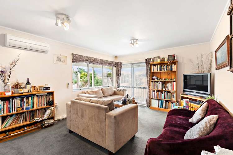 2/225 Wairau Road Totara Vale_2