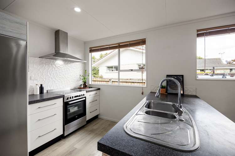 46 Elmwood Crescent Pukete_2