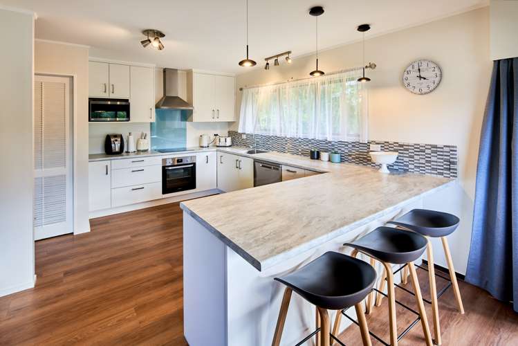 8 Dunleith Grove Silverstream_6