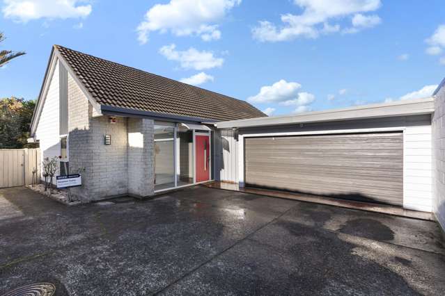 76A Wai-iti  Crescent Woburn_1