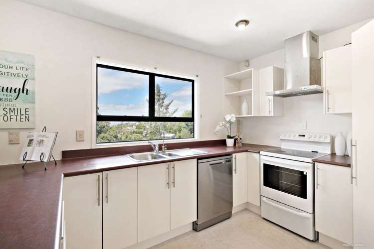 9a Stephen Lysnar Place Hillsborough_6