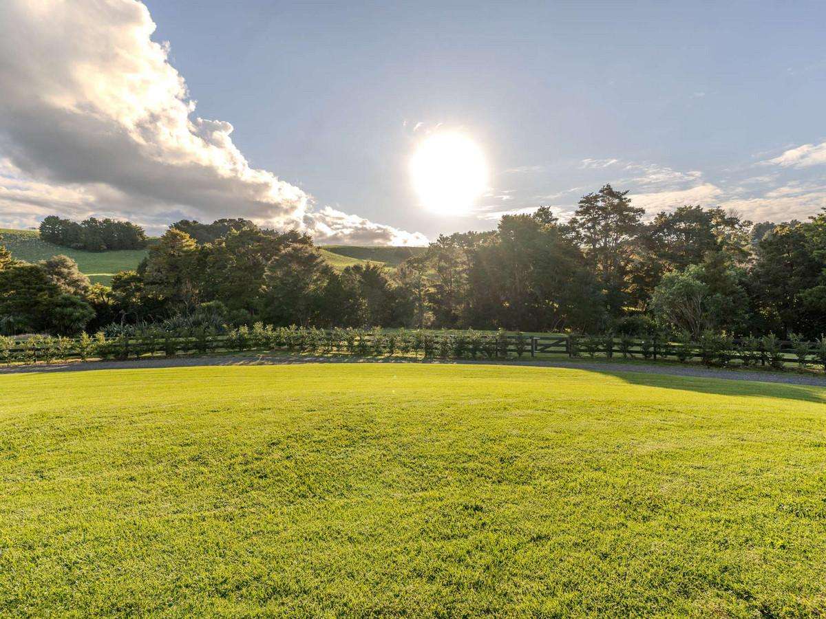 17 Riverbank Drive_3