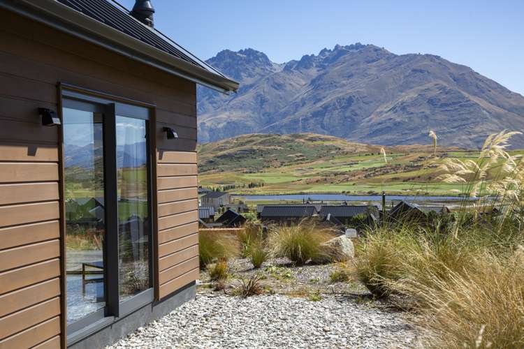 7 Falconer Rise Jacks Point_8