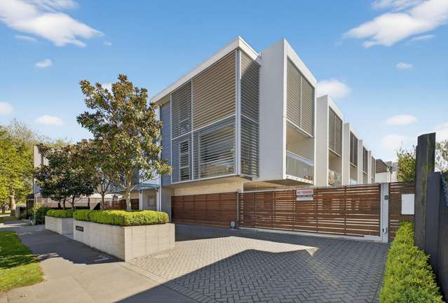 Signature Style, Premier Position + Carport