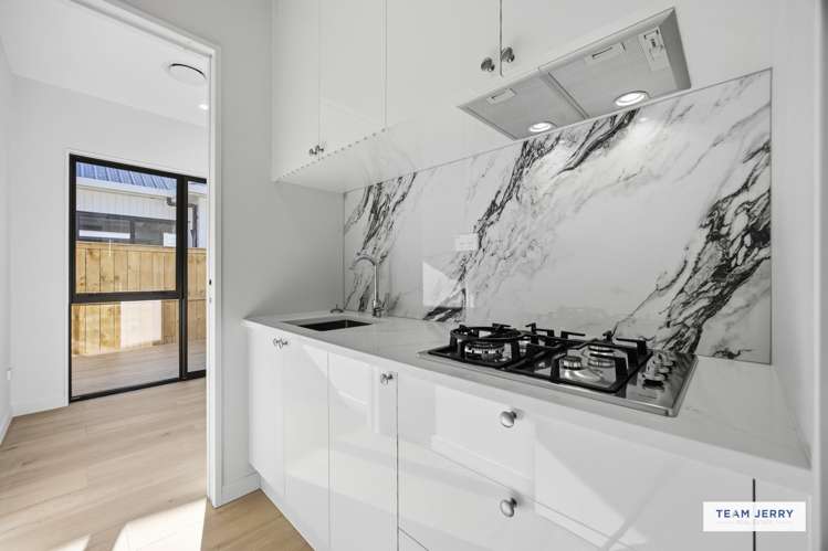16 Tuwai Crescent_3