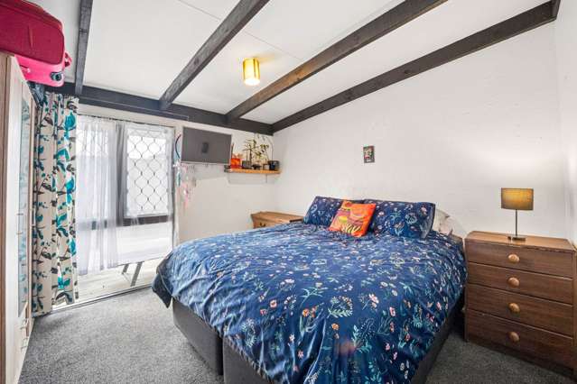 2/9 Poinsettia Place Henderson_3