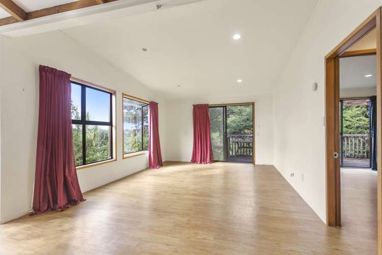 36 Longfellow Parade Glen Eden_9