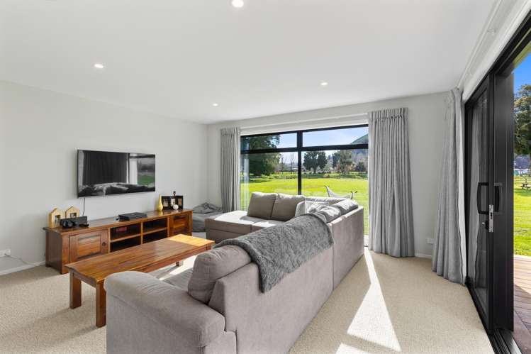 51 Pigeon Valley Road Wakefield_17