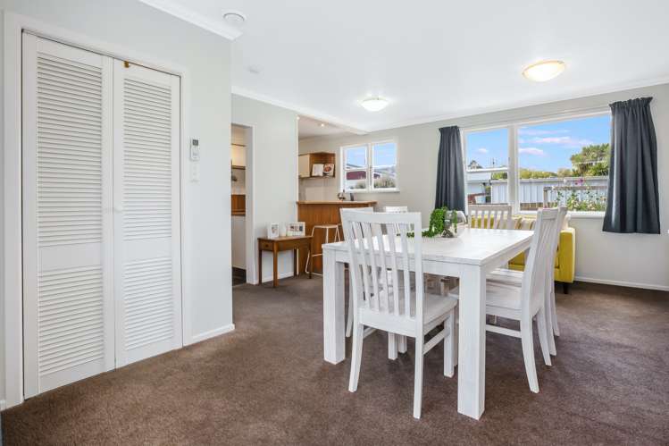 21 Burns Grove Trentham_8