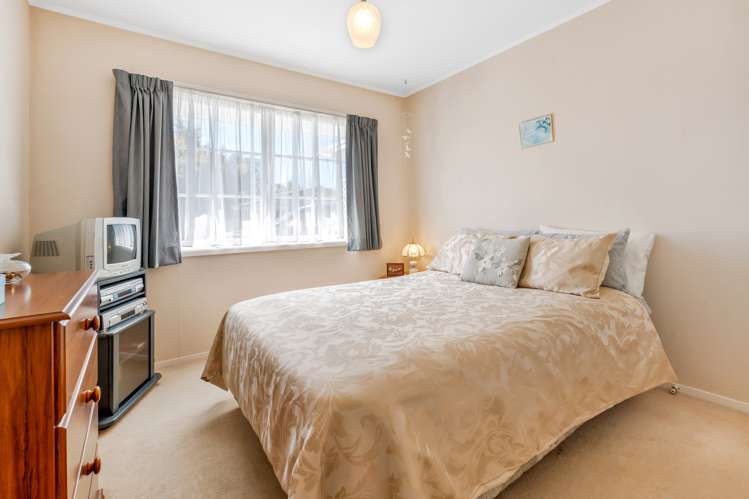 5 Rene Place Sunnyhills_16