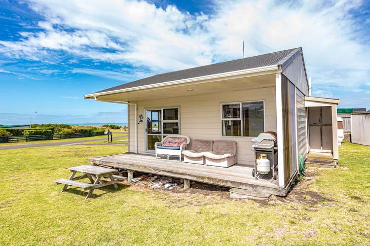 15 Nukumaru Parade_2