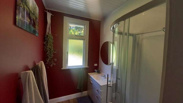 11,13 Birch Street Tuatapere_9