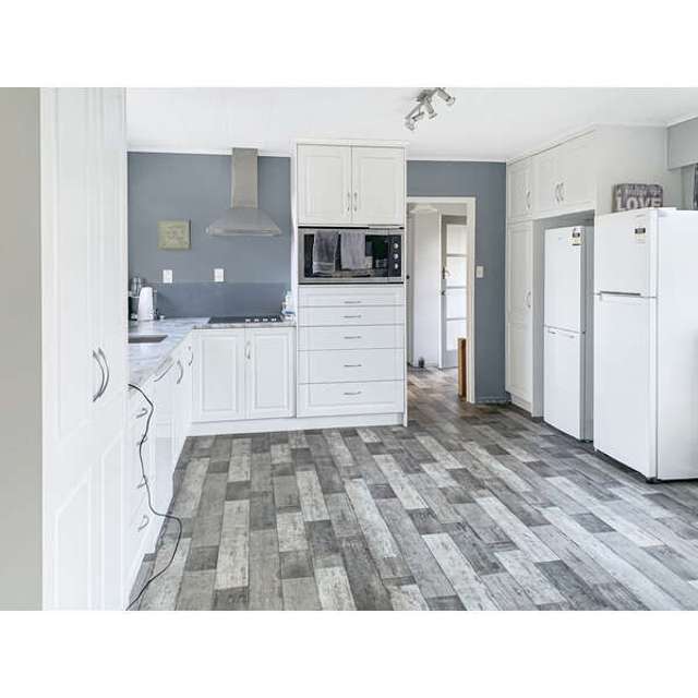 1133 Queen Street East 10516_3