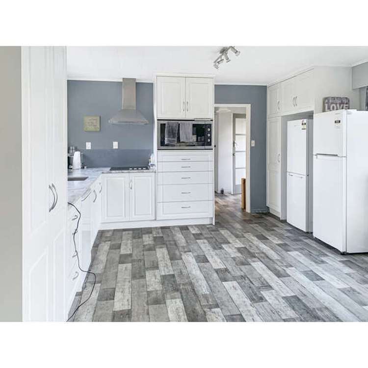 1133 Queen Street East 10516_3