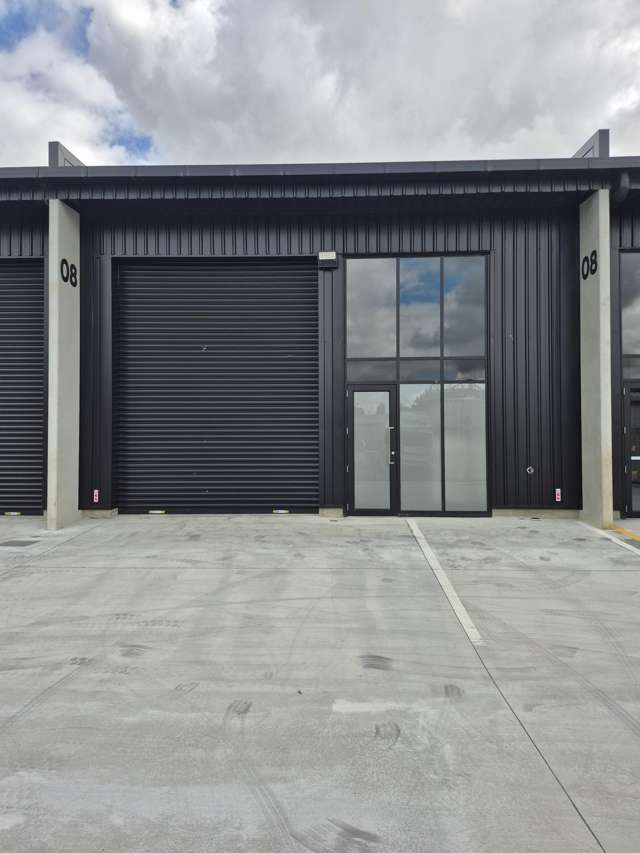 MODERN BUILD, RIVERLEA READY