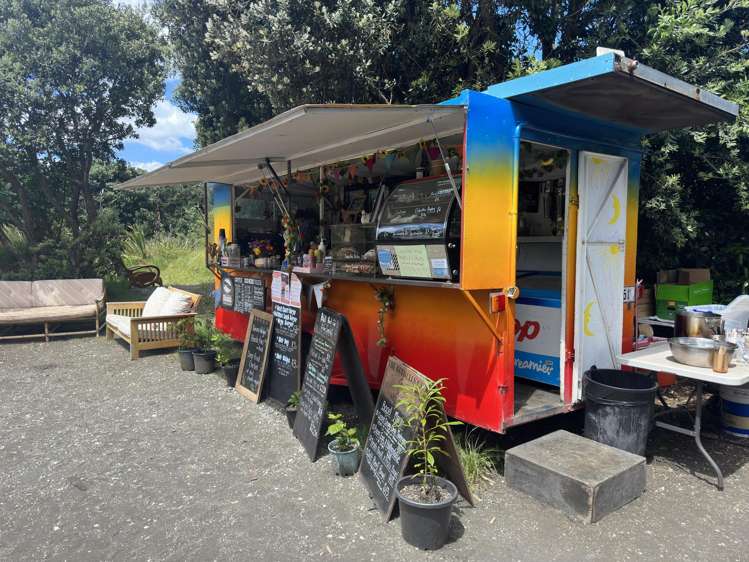 8 Erangi Place Bethells Beach_51