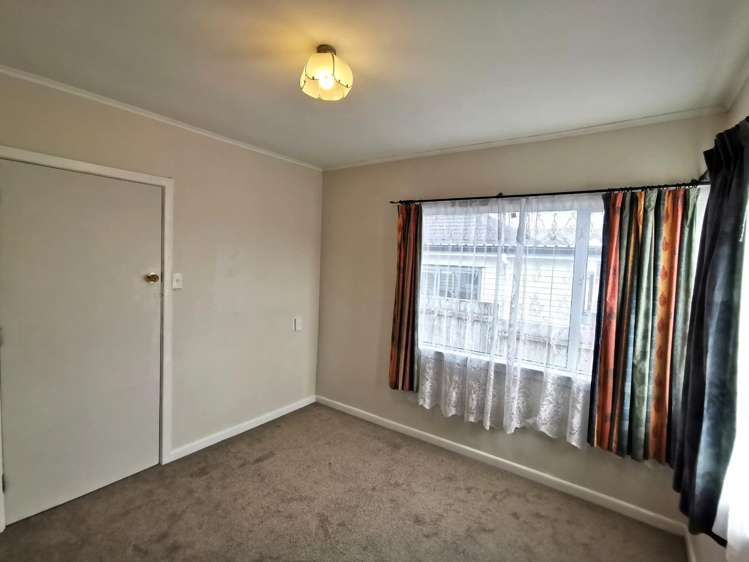 6 Netherlands Avenue New Lynn_4