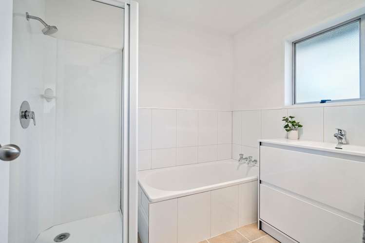 1/8 Hythe Lane Saint Martins_15