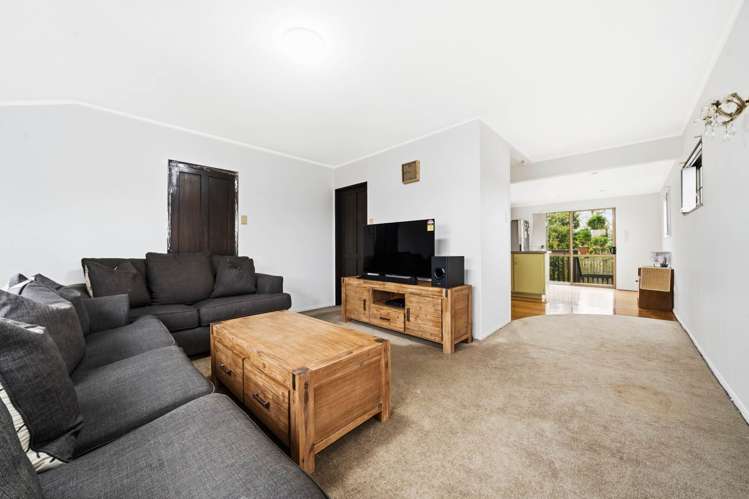151 Carnoustie Drive Wattle Downs_13