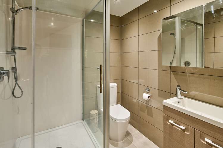 194 Eastern Hutt Road Taita_23