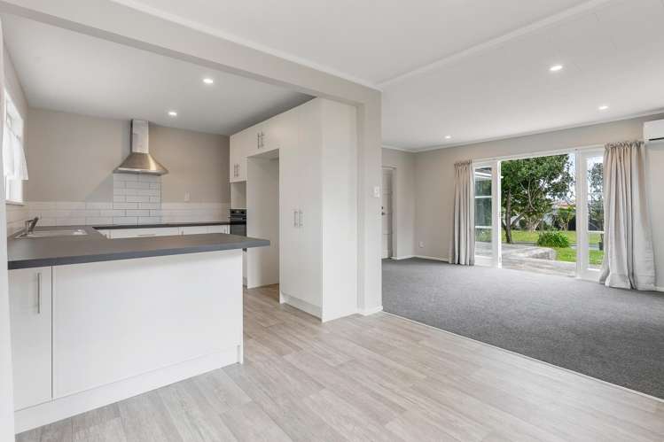 61 Gloria Avenue Te Atatu Peninsula_7